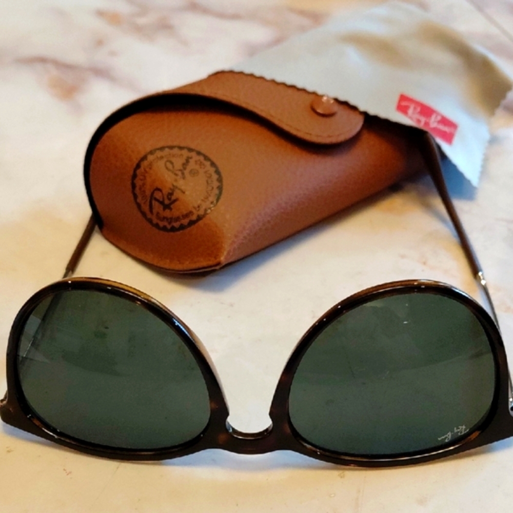Ray-Ban Women's Brown Sunglasses with Green Lenses